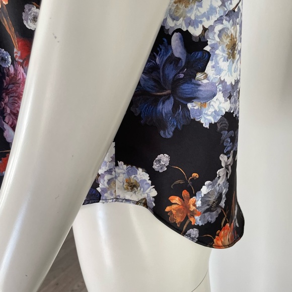 Floral Tank top - Picture 3 of 5